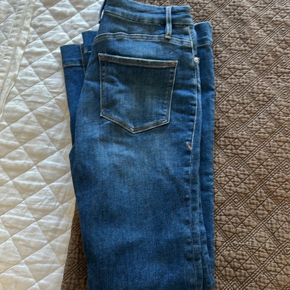 Good American Good Legs Flare Jeans - Picture 2 of 5